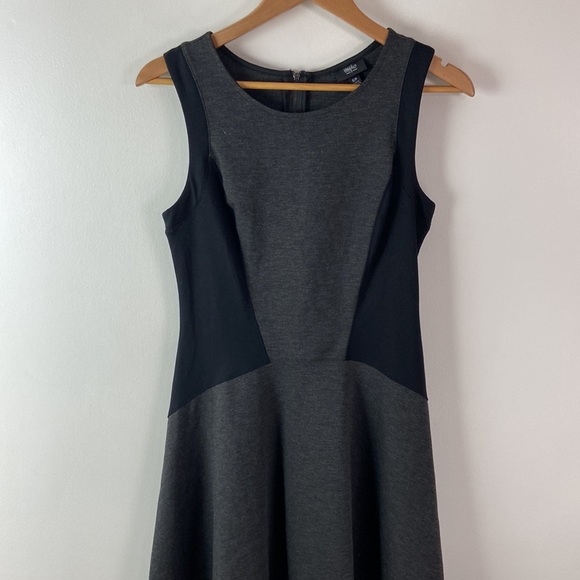 ✨3/$25✨ Mossimo Black & Gray Dress - S - Picture 2 of 7